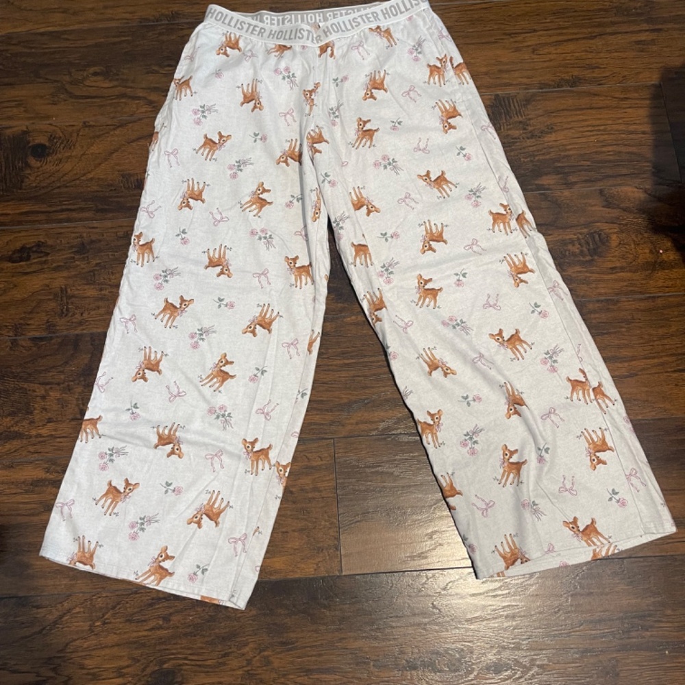 Hollister Sleep Pants - Picture 2 of 4